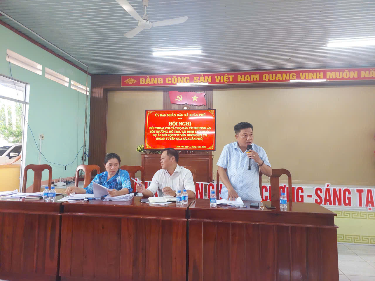 Xuân Phú tổ chức Hội nghị Đối thoại với người dân về phương án bồi thường,   hỗ trợ tái định cư thuộc Dự án mở rộng tuyến đường ĐT773, đoạn qua xã Xuân Phú