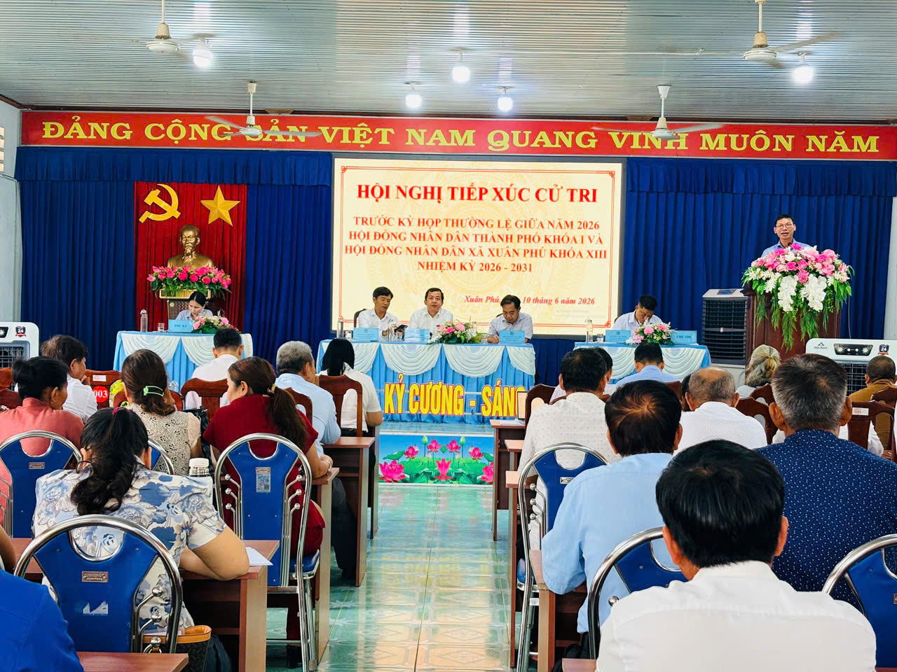 Toàn cảnh Hội nghị tiếp xúc cử tri sáng ngày 10/6/2026