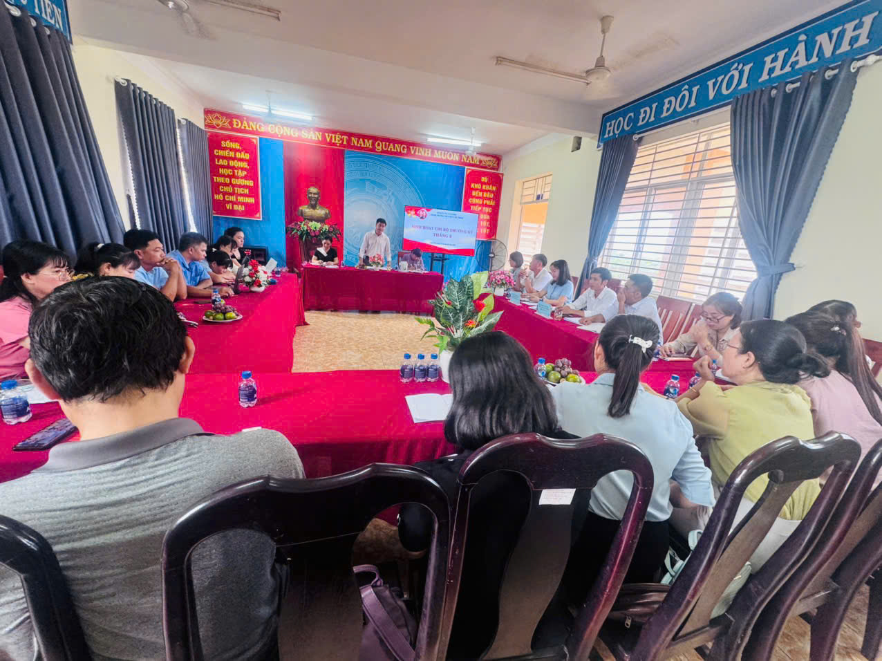 ĐẢNG ỦY XÃ XUÂN PHÚ: TĂNG CƯỜNG DỰ, GIÁM SÁT SINH HOẠT CHI BỘ ĐỊNH KỲ HÀNG THÁNG NĂM 2026