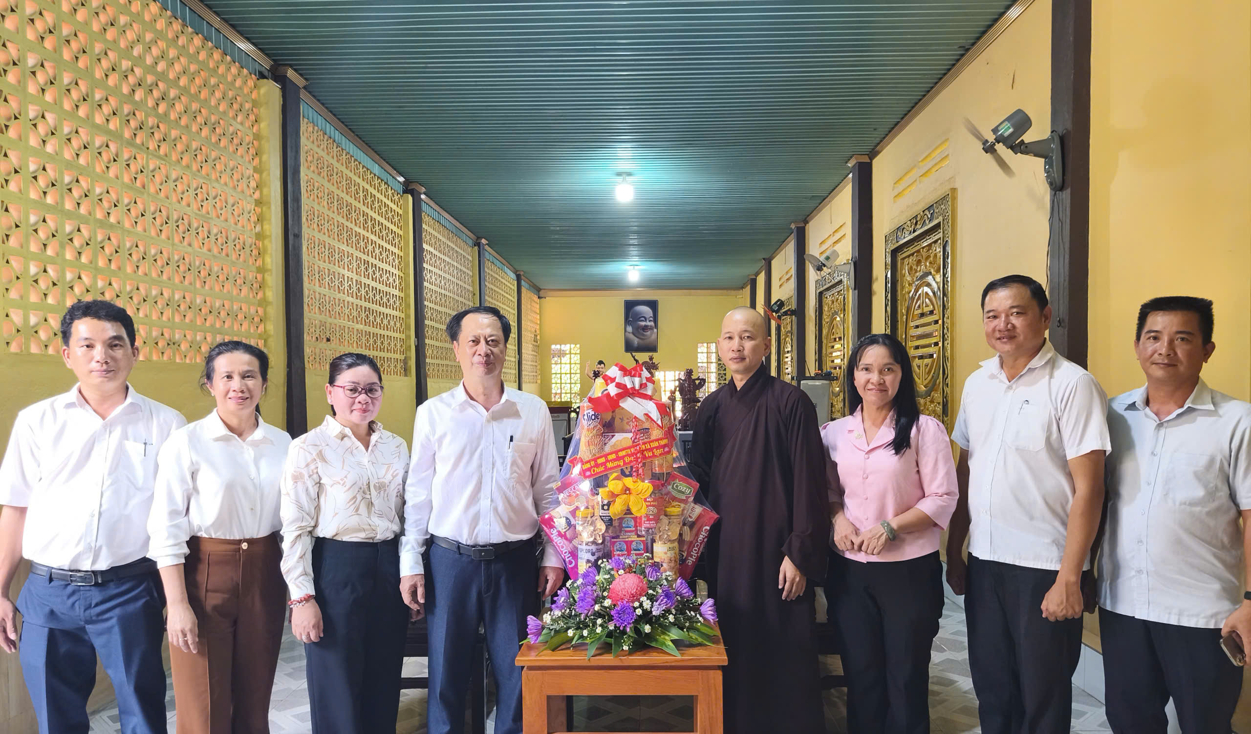 LÃNH ĐẠO ĐẢNG ỦY, HĐND, UBND, ỦY BAN MẶT TRẬN TỔ QUỐC VIỆT NAM XÃ XUÂN THÀNH THĂM CÁC CƠ SỞ PHẬT GIÁO NHÂN DỊP ĐẠI LỄ VU LAN BÁO HIẾU